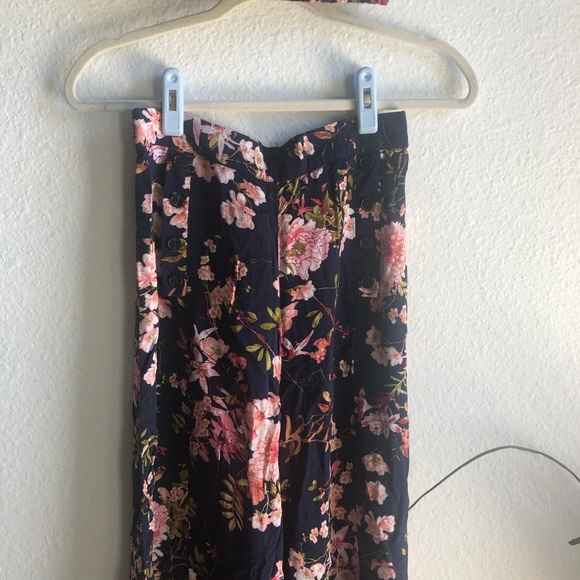 **SOLD** two piece navy floral crop top and pant - Picture 5 of 9